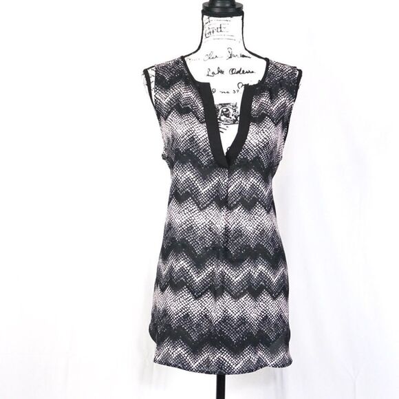 2/$20 Maurice's Sleeveless Snakeskin Print Top, L - Picture 1 of 5